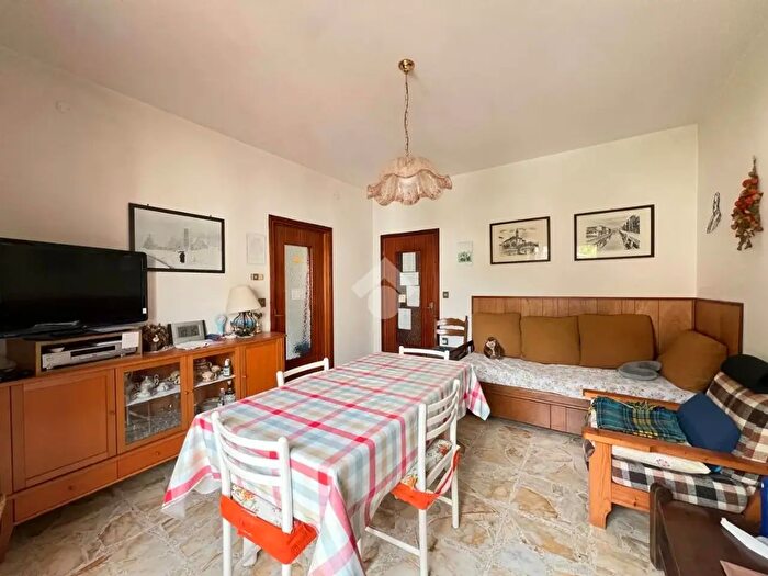 Appartamento trilocale in vendita in Via della Santela, Onore