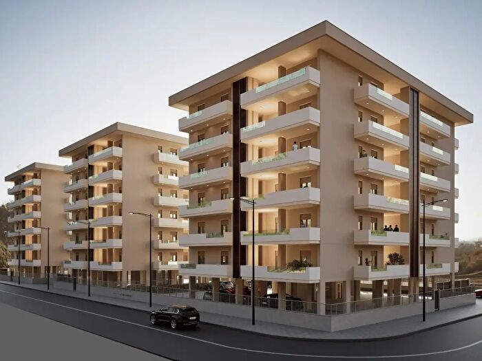 Appartamento quadrilocale in vendita in Piazza Farina, Battipaglia