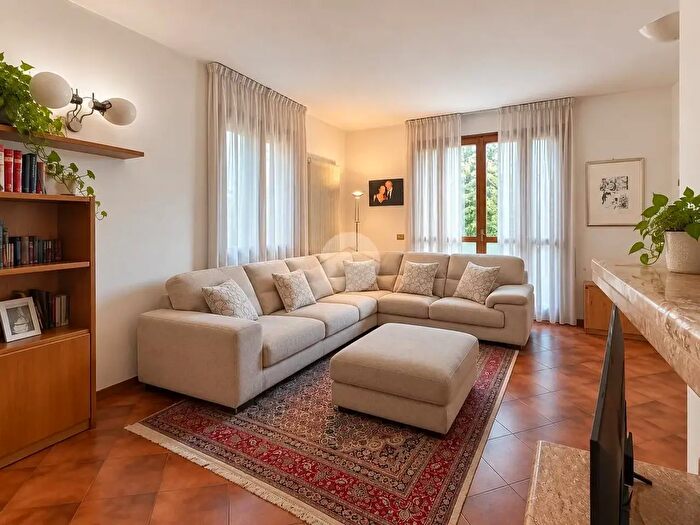 Casa con 6 locali in vendita in Via dei Muratori, Cervia