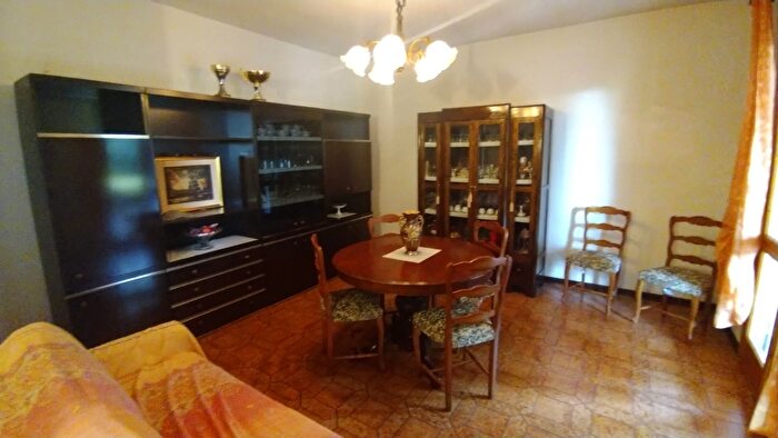 Casa con 6 locali in vendita in Via Naviglio Nord, Rio Saliceto