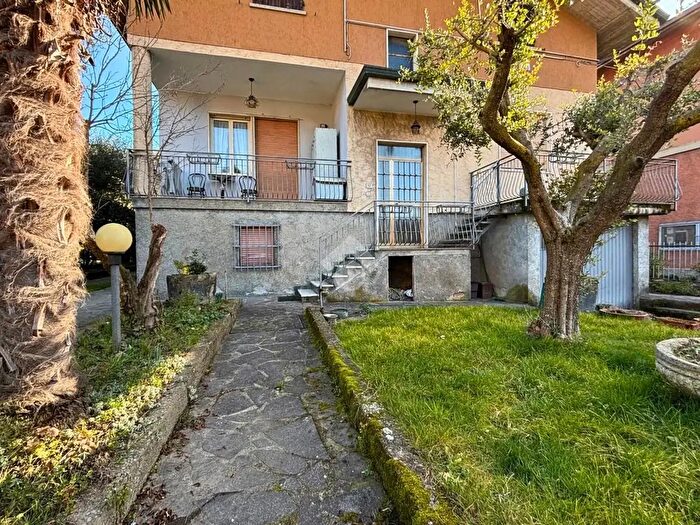 Casa con 6 locali in vendita in Via Santa Giulia, Pian Camuno