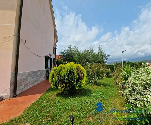 Casa trilocale in vendita in Villanova DAlbenga