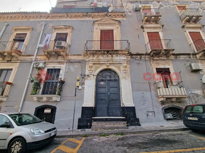 Appartamento bilocale in vendita in Via Serravalle, Catania