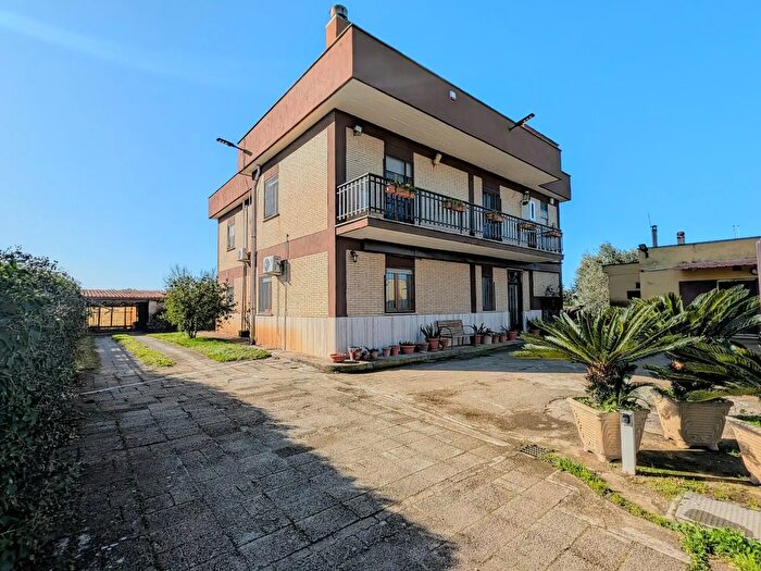 Casa con 13 locali in vendita in Via Granieri, Nettuno