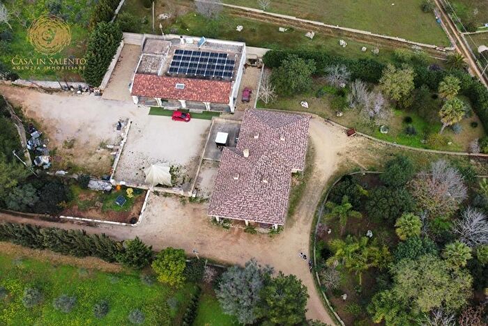 Casa con 10 locali in vendita in Provinciale, Ruffano