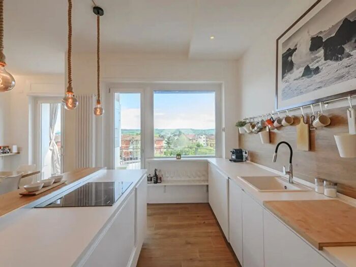 Appartamento trilocale in vendita in Viale Guglielmo Marconi, Romano Canavese