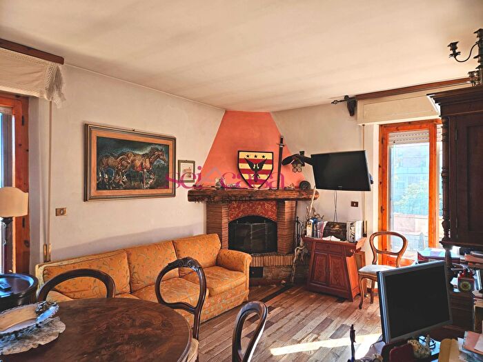 Appartamento quadrilocale in vendita in Scansano