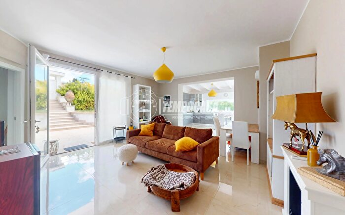 Casa quadrilocale in vendita in Via Fratelli Cervi, San Donato Di Lecce