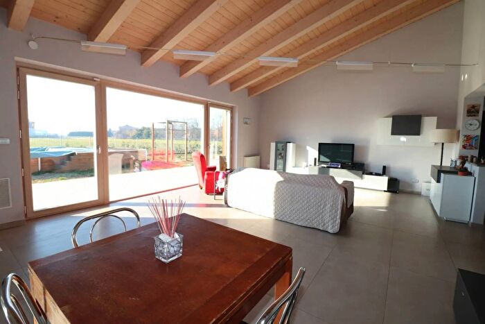 Casa con 6 locali in vendita in Via Paolo Borsellino Poirino, Poirino