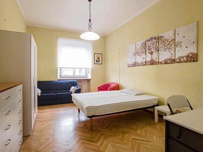 Appartamento trilocale in affitto in Via Domenico Tibone, Nizza Millefonti, Torino