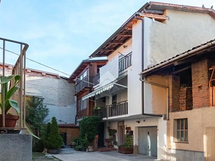 Casa con 6 locali in vendita in Via Beria, Mathi