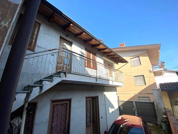 Casa con 6 locali in vendita in Via San Michele, Giaveno