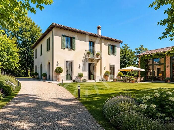 Casa con 7 locali in vendita in Dozza