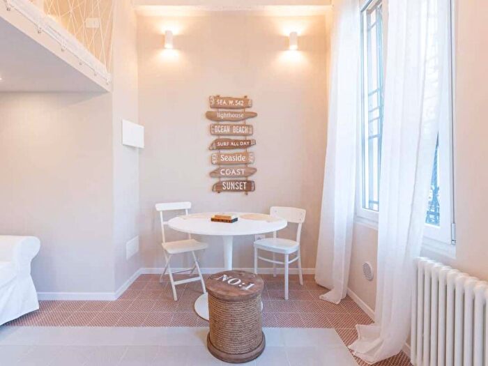 Appartamento monolocale in affitto in Via Accademia, Casoretto, Milano