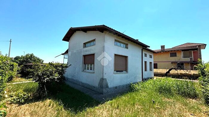 Appartamento quadrilocale in vendita in Via Pietro Pagani, Castrezzato