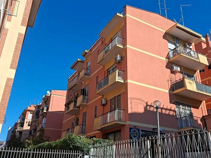 Appartamento trilocale in vendita in Via Casilina, Roma