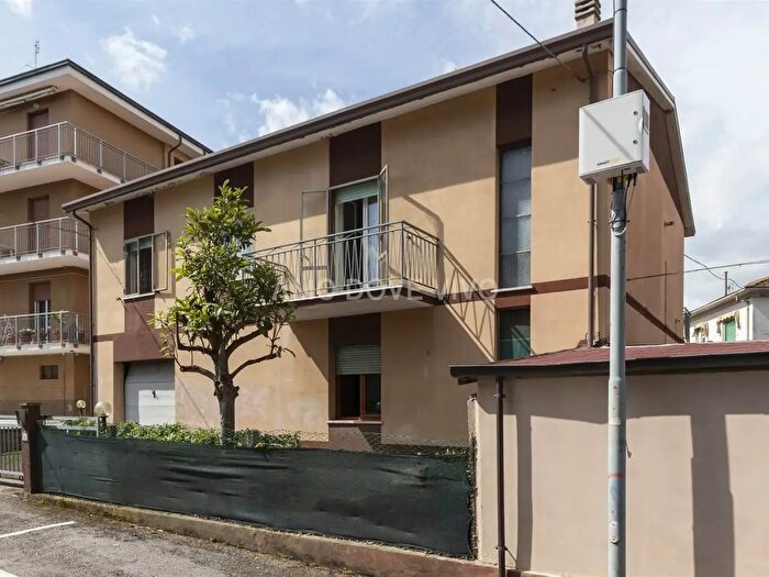 Casa con 7 locali in vendita in Senigallia