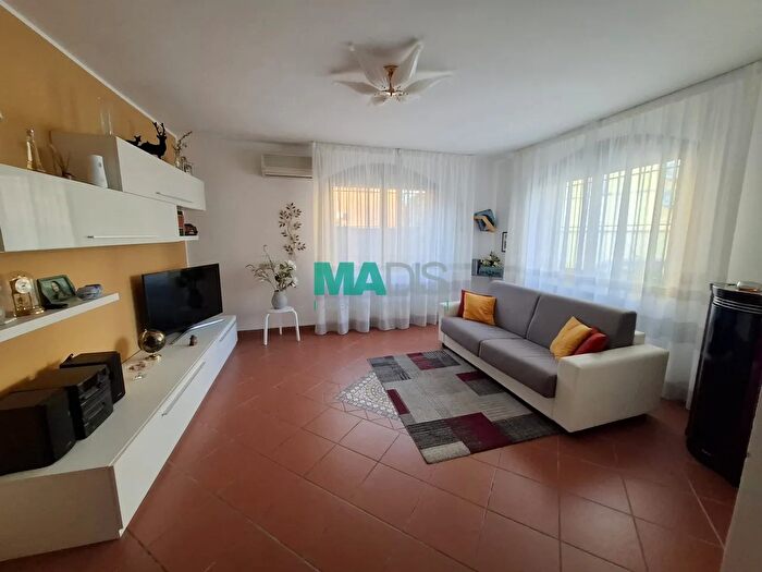 Casa trilocale in vendita in Via Lorenzo da Prato, Prato