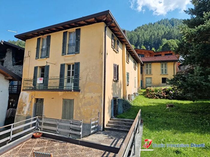 Casa con 10 locali in vendita in Via Vicolo Togni, Corteno Golgi