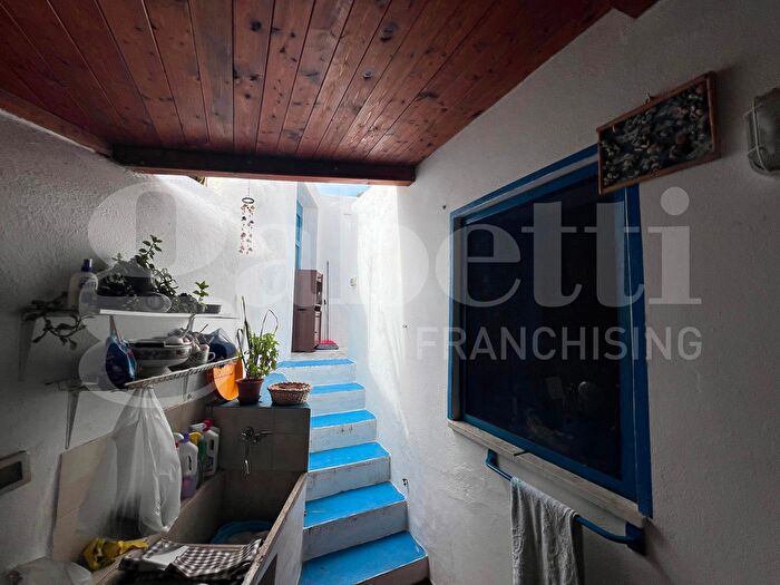 Appartamento bilocale in vendita in Via Roma, Santa Marina Salina