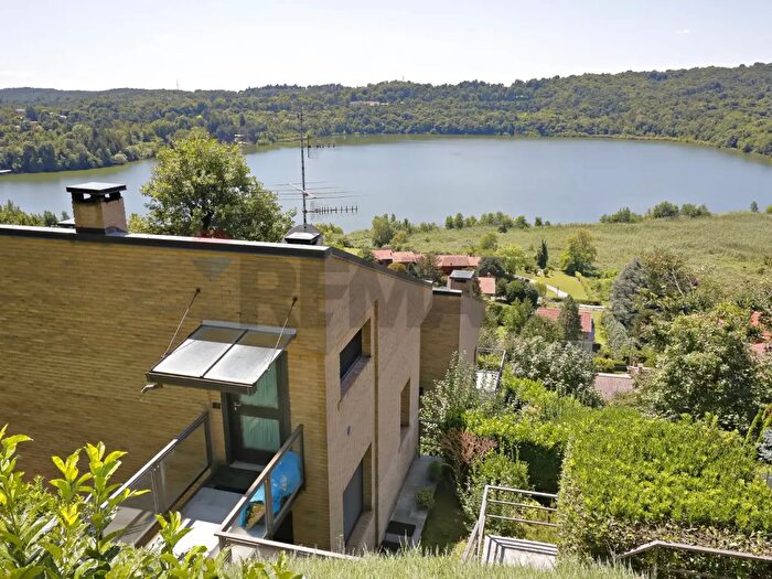 Casa quadrilocale in vendita in Via Mandelli a, Montorfano