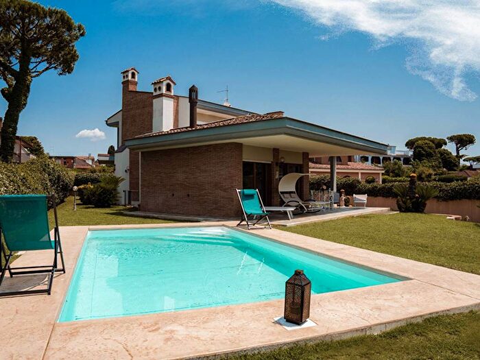 Casa con 6 locali in affitto in Via dei Gigli, Villaggio Giornalisti Poggio, Anzio