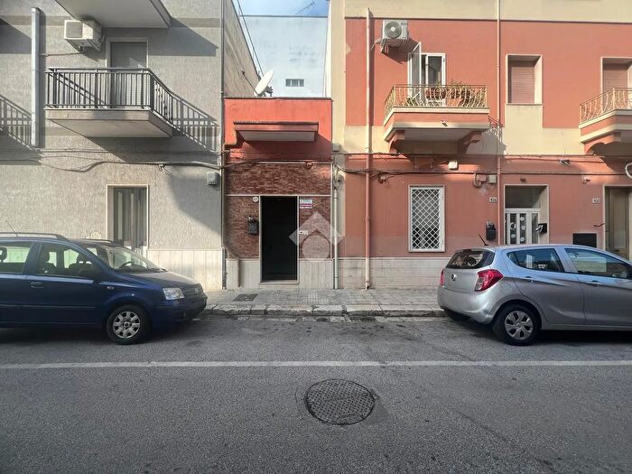 Casa bilocale in vendita in Via Giulio Cesare, Brindisi