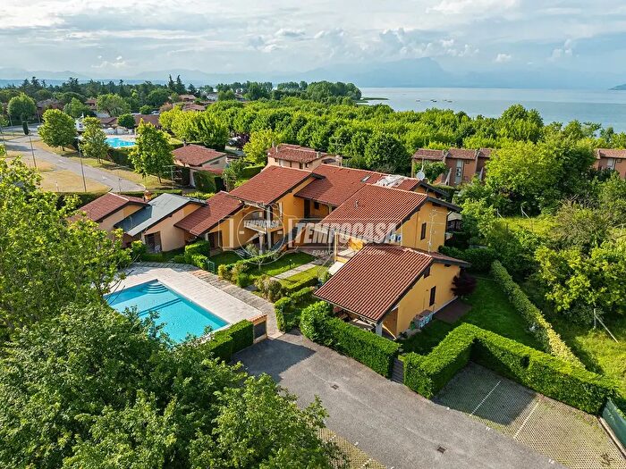 Appartamento bilocale in vendita in Via Verona, Sirmione