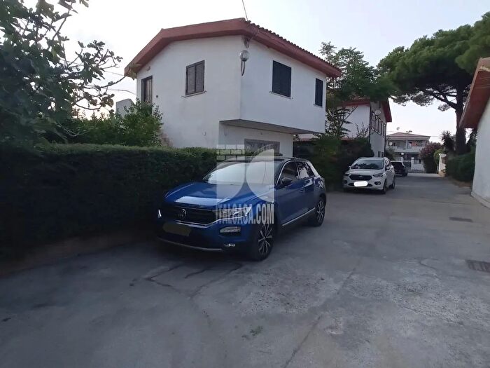 Casa trilocale in vendita in Contrada Fratte, Isola Di Capo Rizzuto