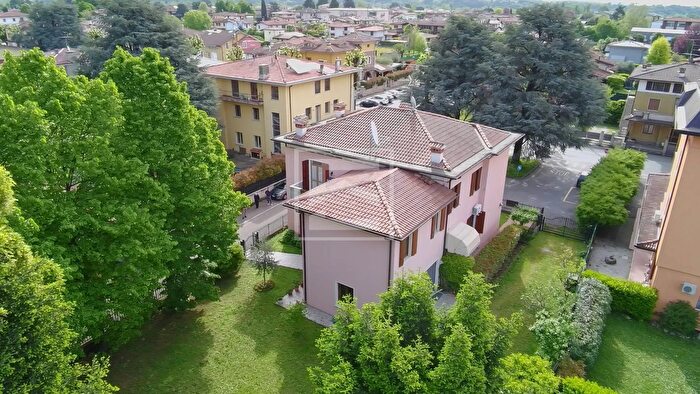 Casa con 10 locali in vendita in Via Don Bonsignori, Prevalle