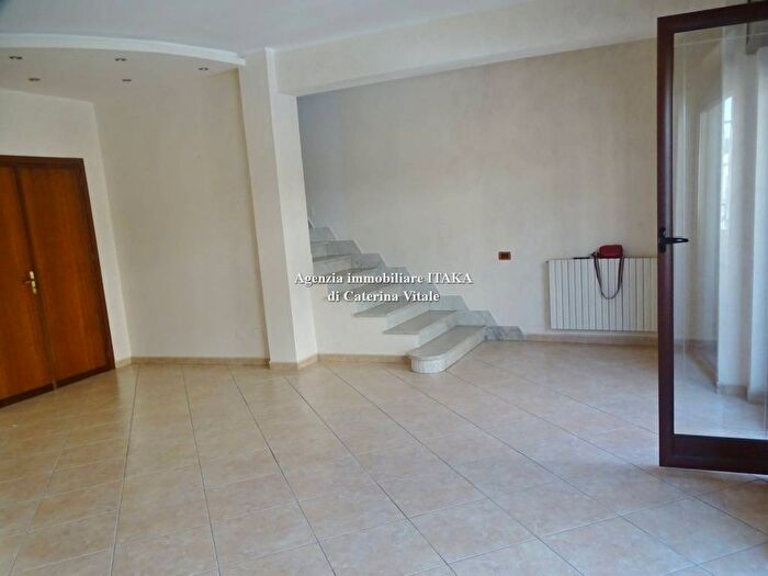Appartamento con 6 locali in affitto in Corso Umberto I, Ficarazzi
