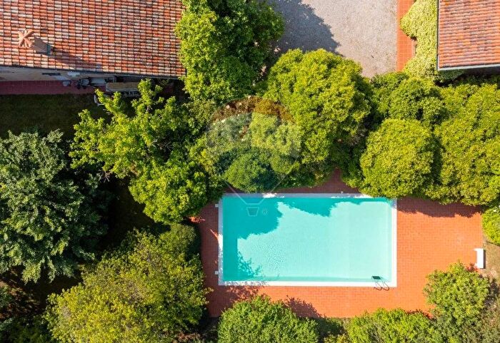 Casa con 10 locali in vendita in Loc San Lorenzo Snc, Valvasone Arzene