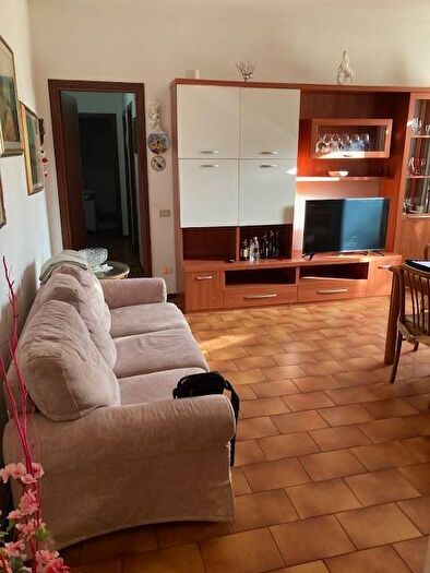 Appartamento trilocale in affitto in Via Firenze, Marina di Massa Centro, Massa