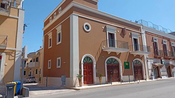 Casa con 9 locali in vendita in Fasano