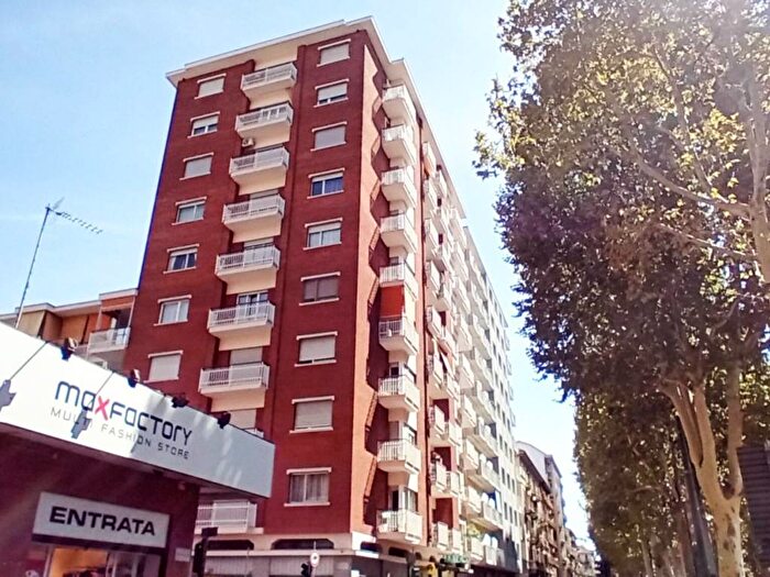 Appartamento con 6 locali in affitto in Via Sondrio, Don Bosco, Torino