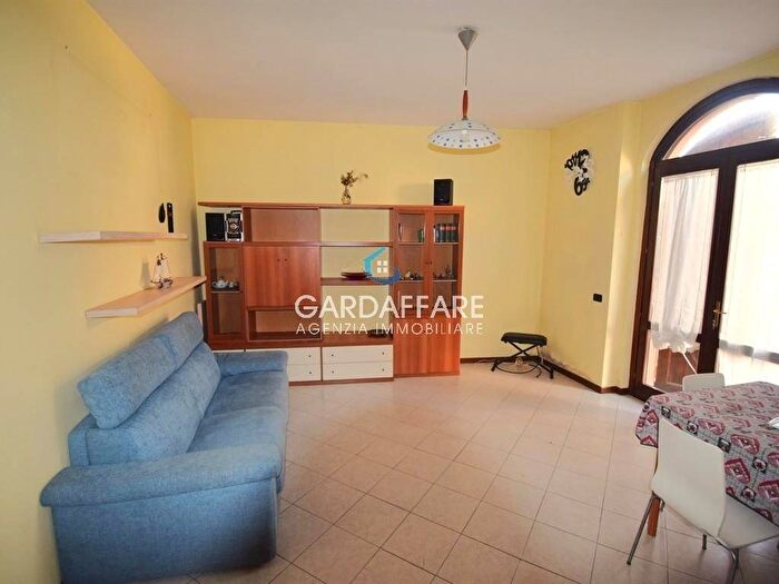 Appartamento trilocale in affitto in Solarolo, Manerba del Garda