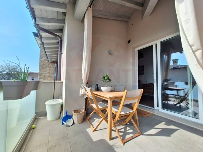 Appartamento trilocale in vendita in Via Ulivi, Rovato