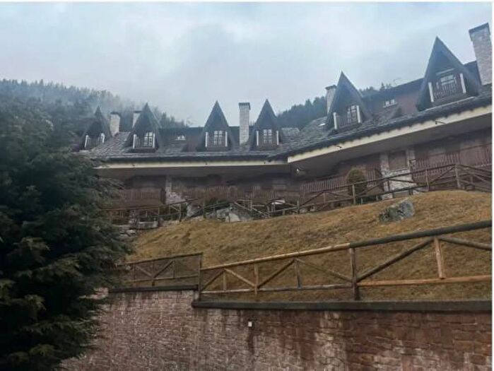 Appartamento trilocale in vendita in Via degli Alpini, Brescia