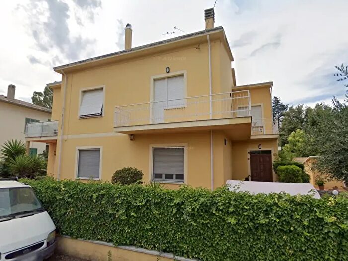 Casa quadrilocale in vendita in Via Ferdinando Magellano, Foligno