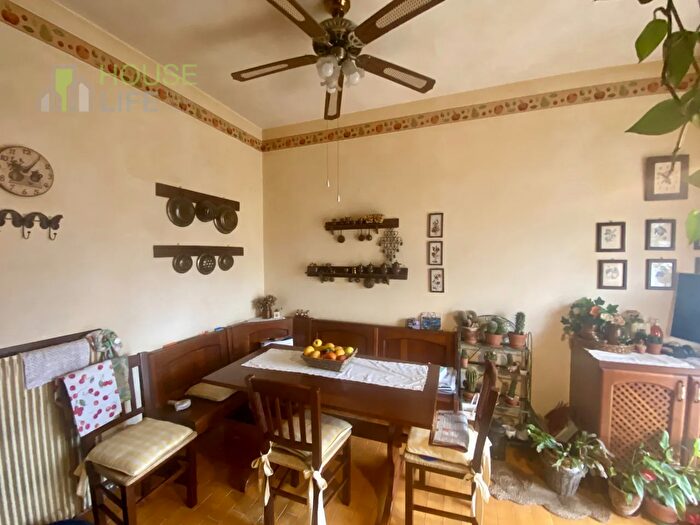 Casa con 5 locali in vendita in Via Crispi, Costabissara