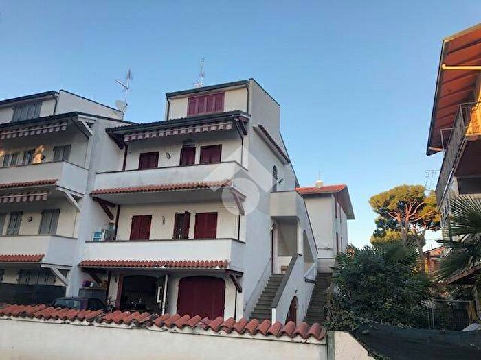 Appartamento con 5 locali in affitto in Viale Vulcano, Pinarella, Cervia