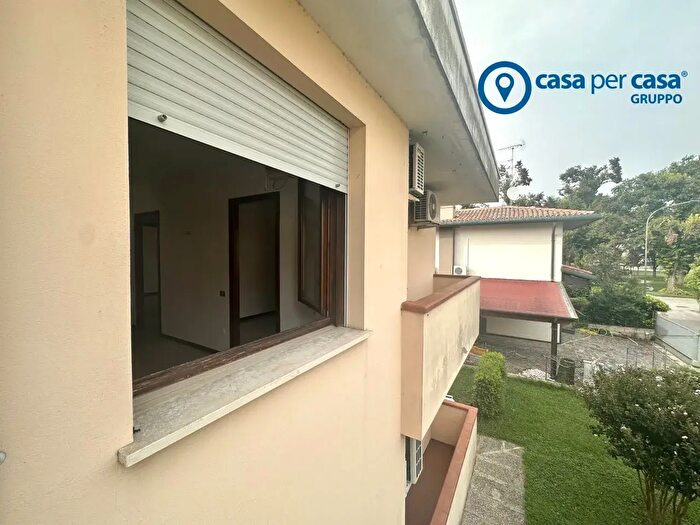 Appartamento trilocale in vendita in Via Giacomo Puccini, Villadose