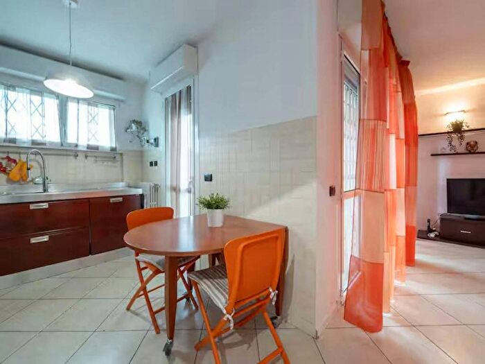 Appartamento monolocale in affitto in Via Savona, Giambellino, Milano