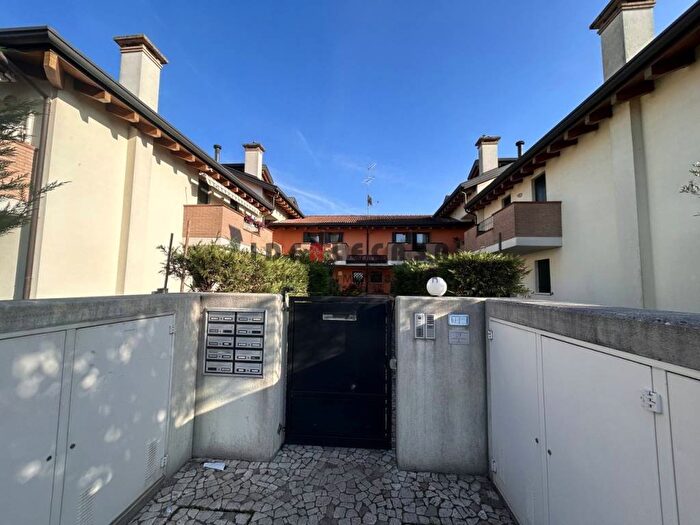 Appartamento bilocale in affitto in Via Alessandro Manzoni, Centro, Stra