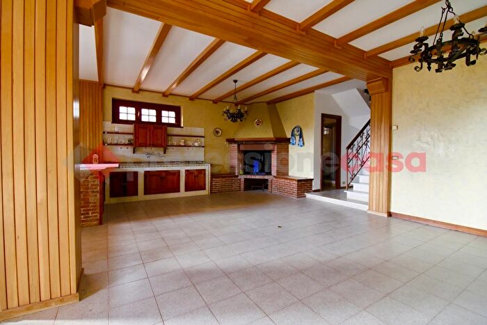 Casa quadrilocale in vendita in Via Santa Maria De Mattias, Acuto