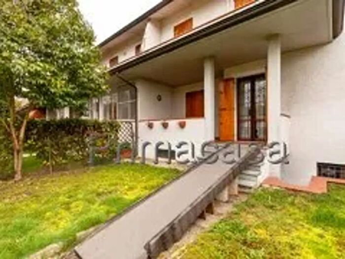 Casa con 7 locali in vendita in Via Novelli, Rubiera