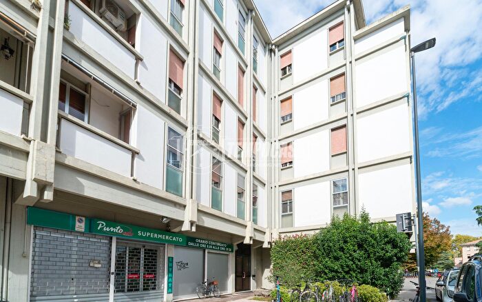 Appartamento trilocale in vendita in Via del Pavone, Ferrara