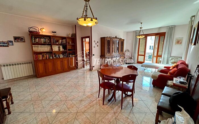 Appartamento quadrilocale in vendita in Via Vitruvio, Trentola Ducenta