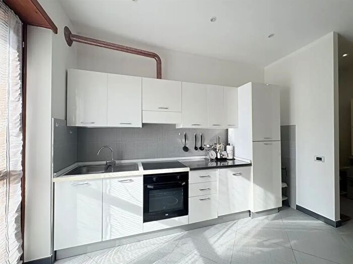 Appartamento bilocale in affitto in Via Macrino, Alba