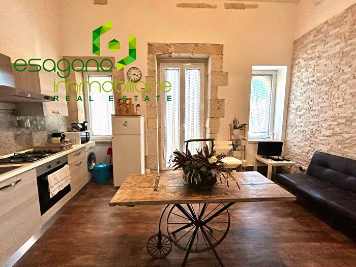 Appartamento trilocale in vendita in Siracusa